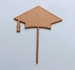 TOPPER CAKE MDF BIRRETE GRADUADO